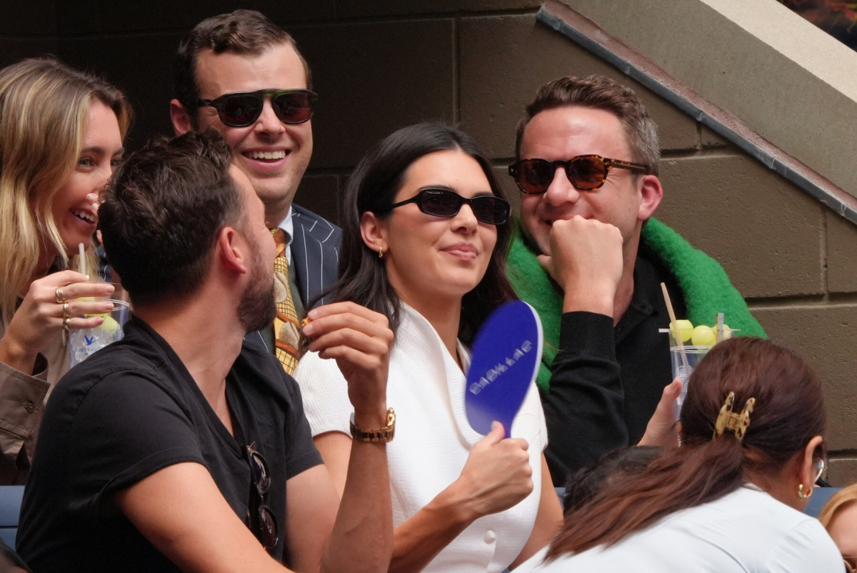 US celebrity Kendall Jenner (C) attends the men's final match between Italy's Jannik Sinner and USA's Taylor Fritz on day fourteen of the US Open tennis tournament at the USTA Billie Jean King National Tennis Center in New York City, on September 8, 2024.,Image: 905891500, License: Rights-managed, Restrictions:, Model Release: no, Credit line: TIMOTHY A. CLARY/AFP/Profimedia