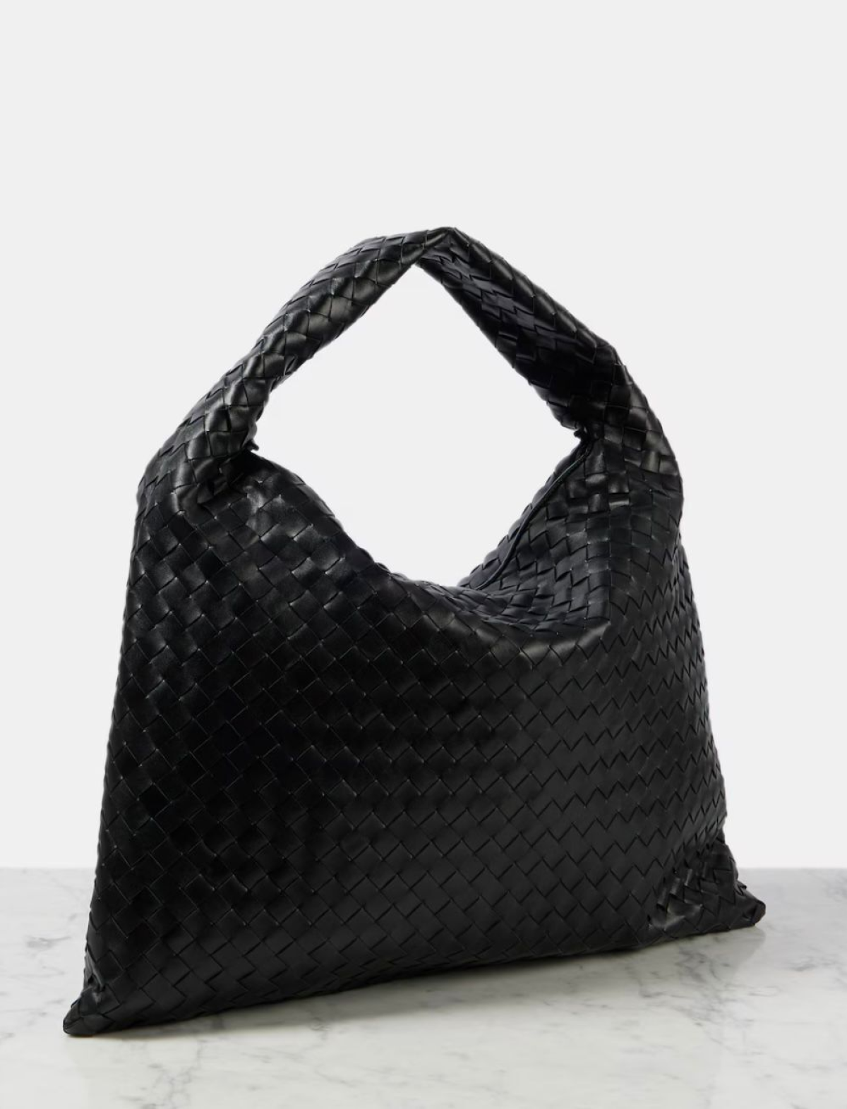 BOTTEGA VENETA Hop torba 4,100 eura