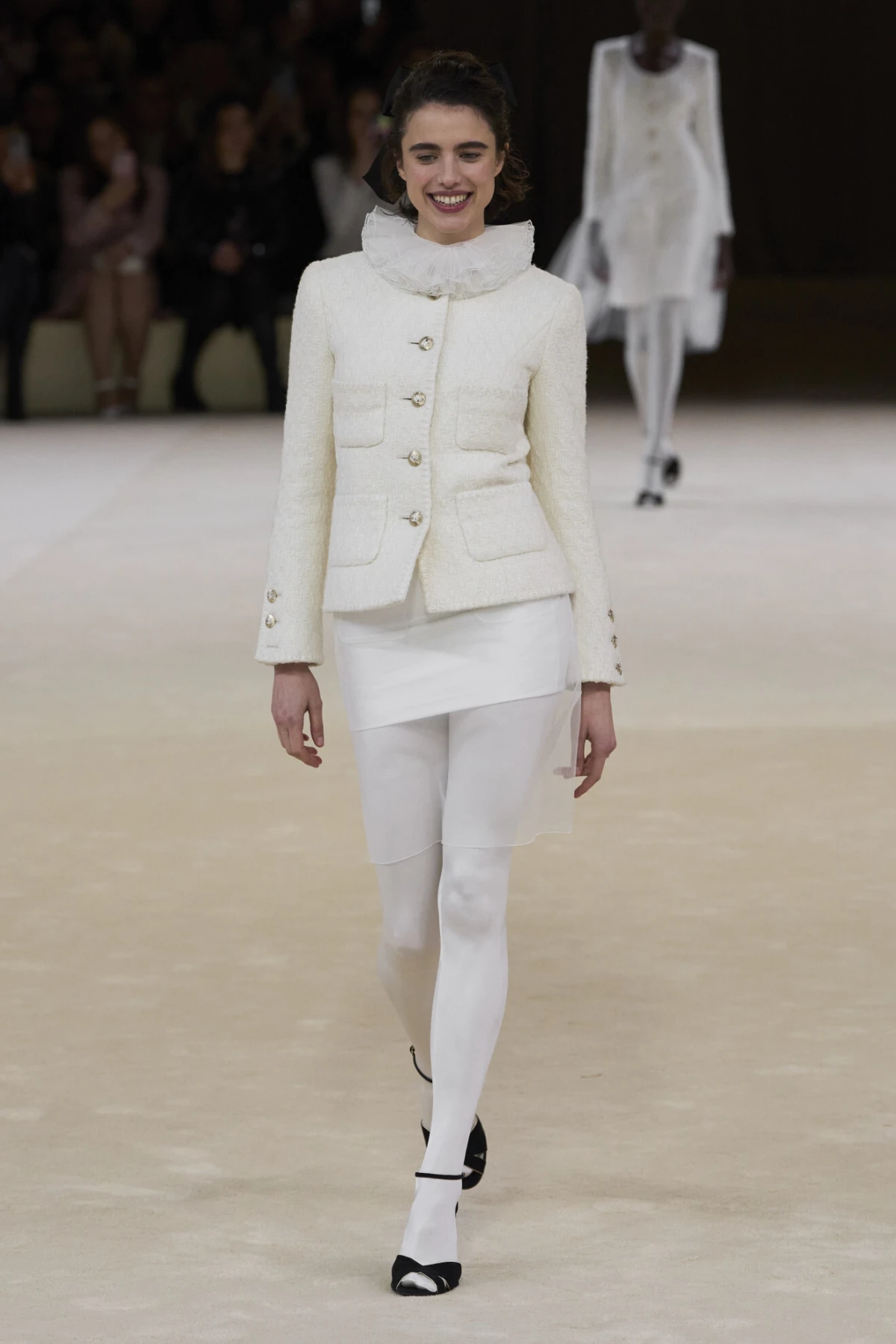 Margaret Qualley na Chanel ss24 reviji