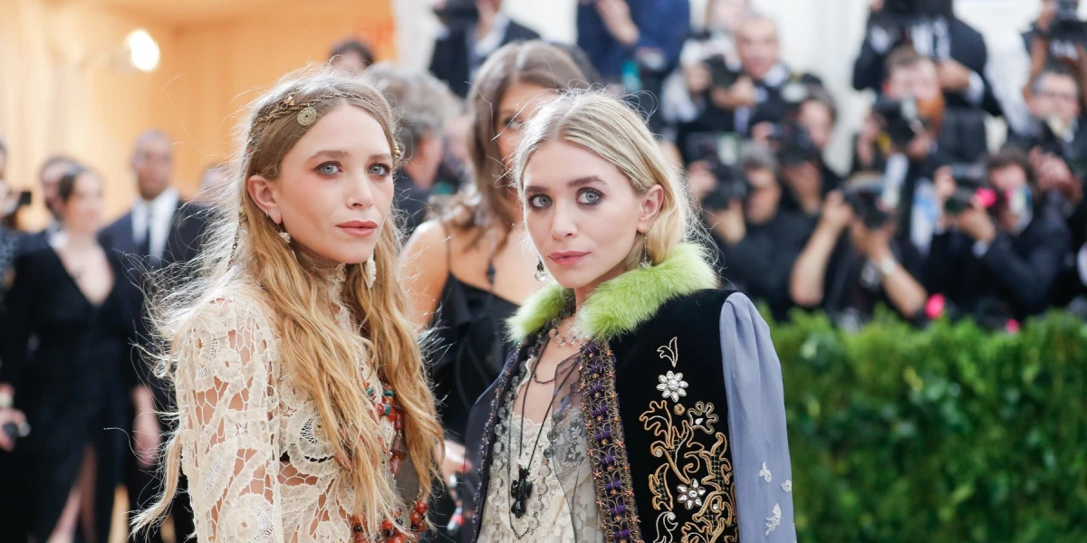 Mary-Kate Olsen, Ashley Olsen