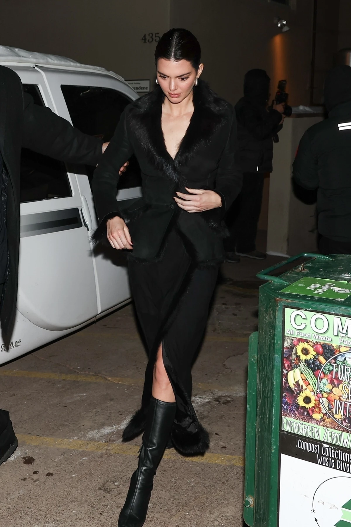 Aspen, CO - Kylie Jenner, cradling her daughter Stormi in a silver puffer, stuns in a sleek black fur coat, while Kendall Jenner keeps it minimalist with a fitted black coat and boots as they leave dinner at Casa Tua in Aspen. The sisters are joined by their best friend Hailey Bieber, completing the ultimate girls' night out in the snowy mountain town.*UK Clients - Pictures Containing ChildrenPlease Pixelate Face Prior To Publication*,Image: 955242061, License: Rights-managed, Restrictions:, Model Release: no, Pictured: Kendall Jenner, Credit line: BACKGRID/Backgrid USA/Profimedia