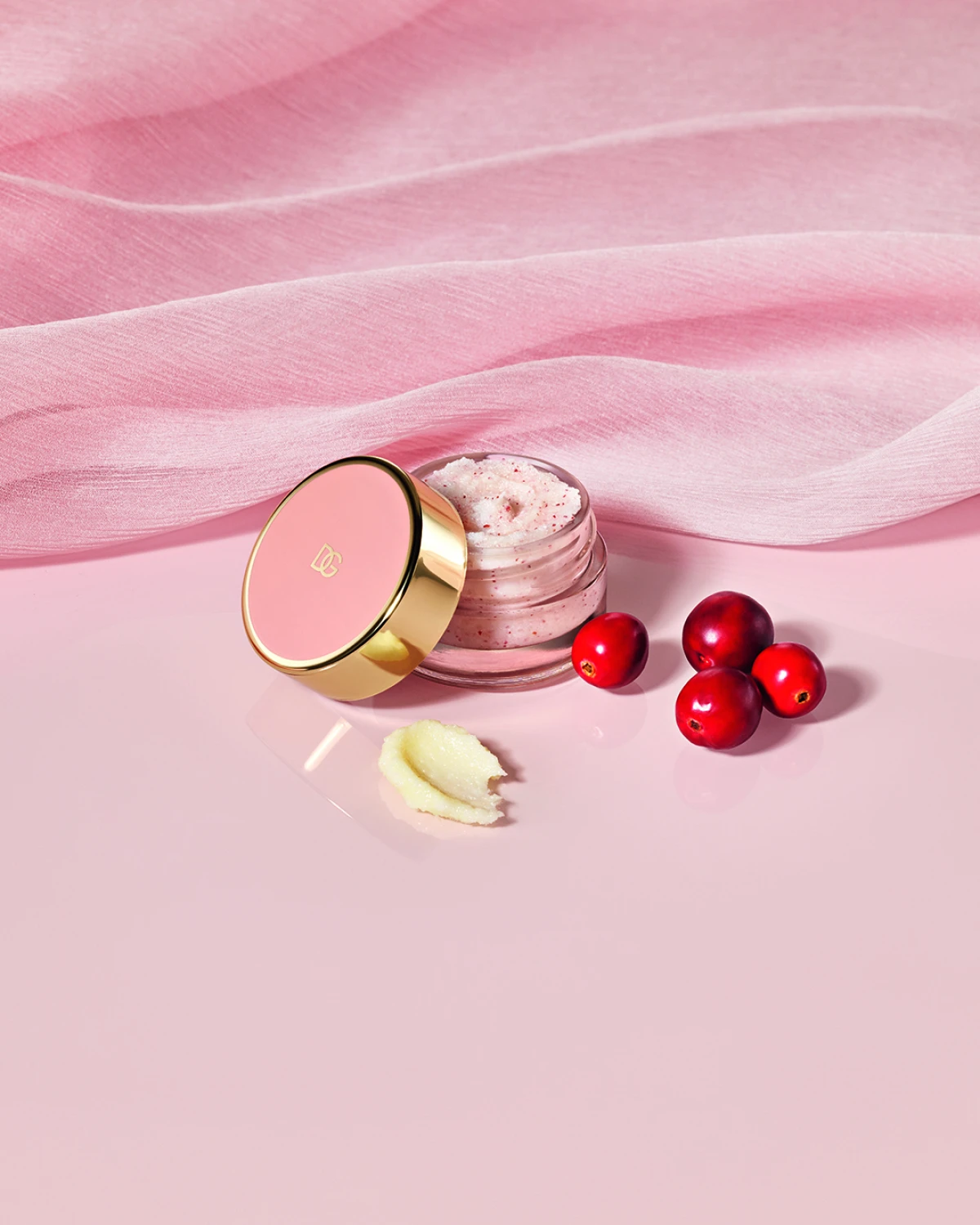 nouri lip berry scrub