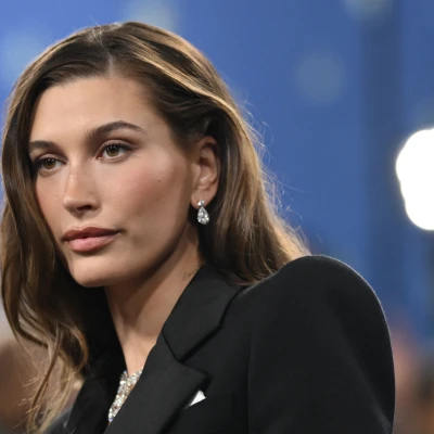 Hailey Bieber 