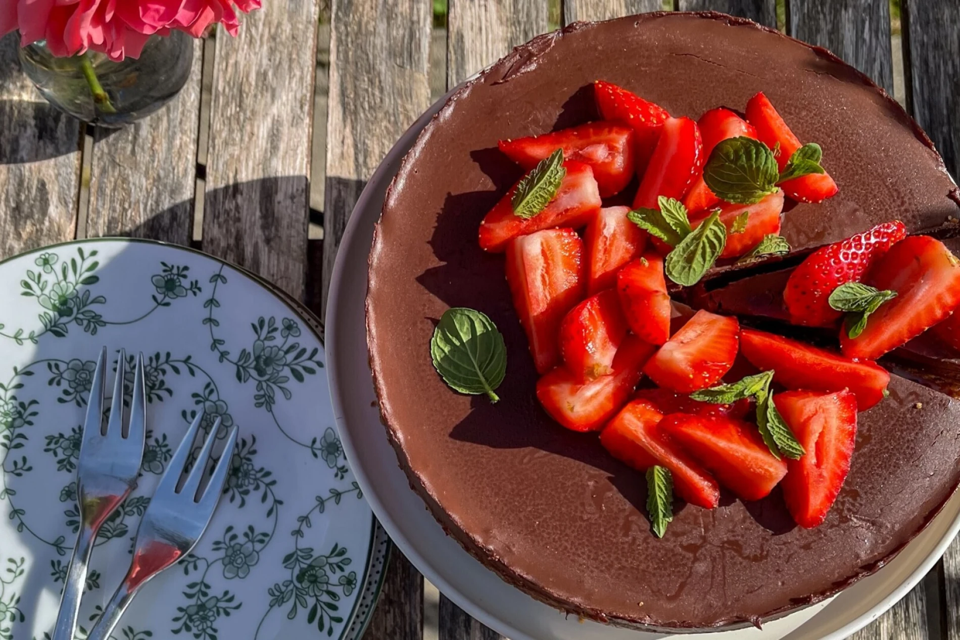 Torta od čokolade i jagoda