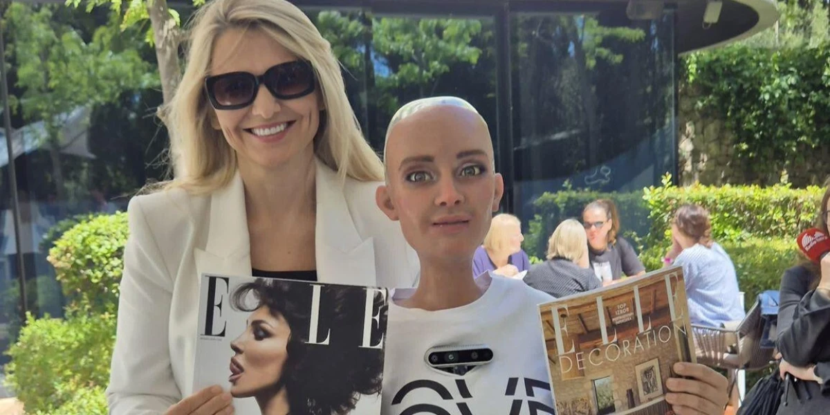 Ivona Čulo i Sophia the robot