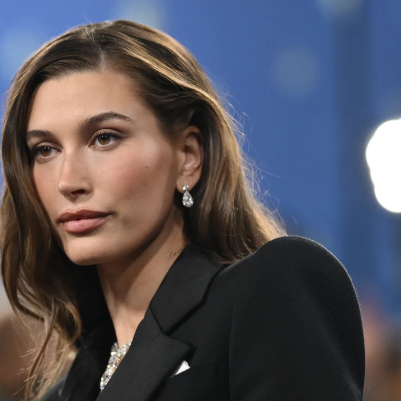 Hailey Bieber 