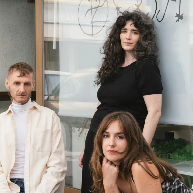 KUĆĆA: Klara Petrović, Luja Šimunović, Jurica Mlinarec