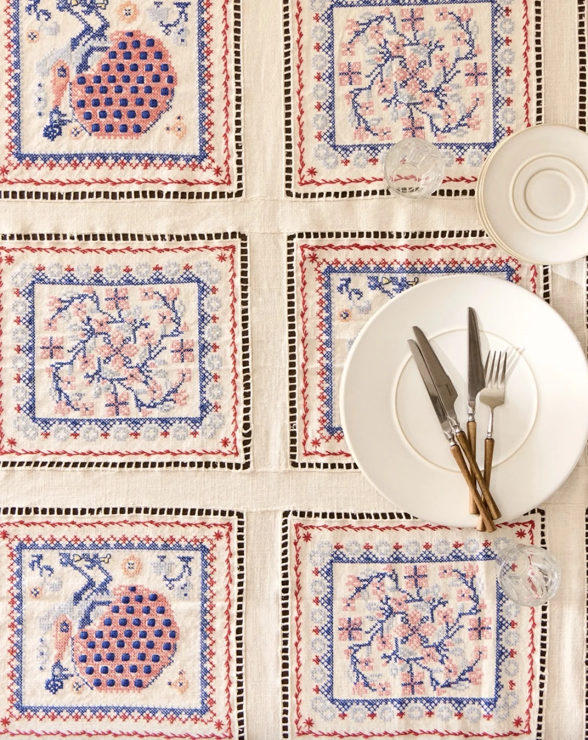 ZARA HOME STOLNJAK OD PAMUKA I LANA S VEZOM KRIŽNOG BODA 199 €