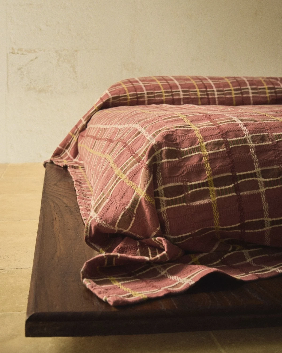 ZARA HOME PAMUČNI PREKRIVAČ ZA KREVET SA ŠARENIM PRUGAMA 169 € 