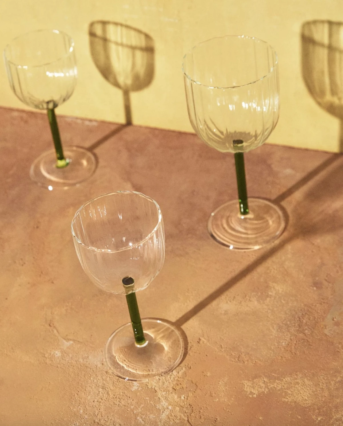 ZARA HOME BOROSILIKATNE ČAŠE ZA VINO SA STALKOM U BOJI 8,99 € - 12,99 € 