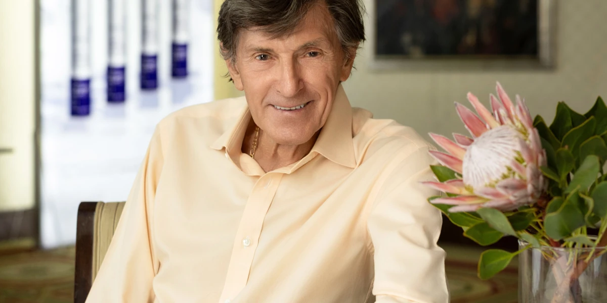 Dr Des Fernandes 