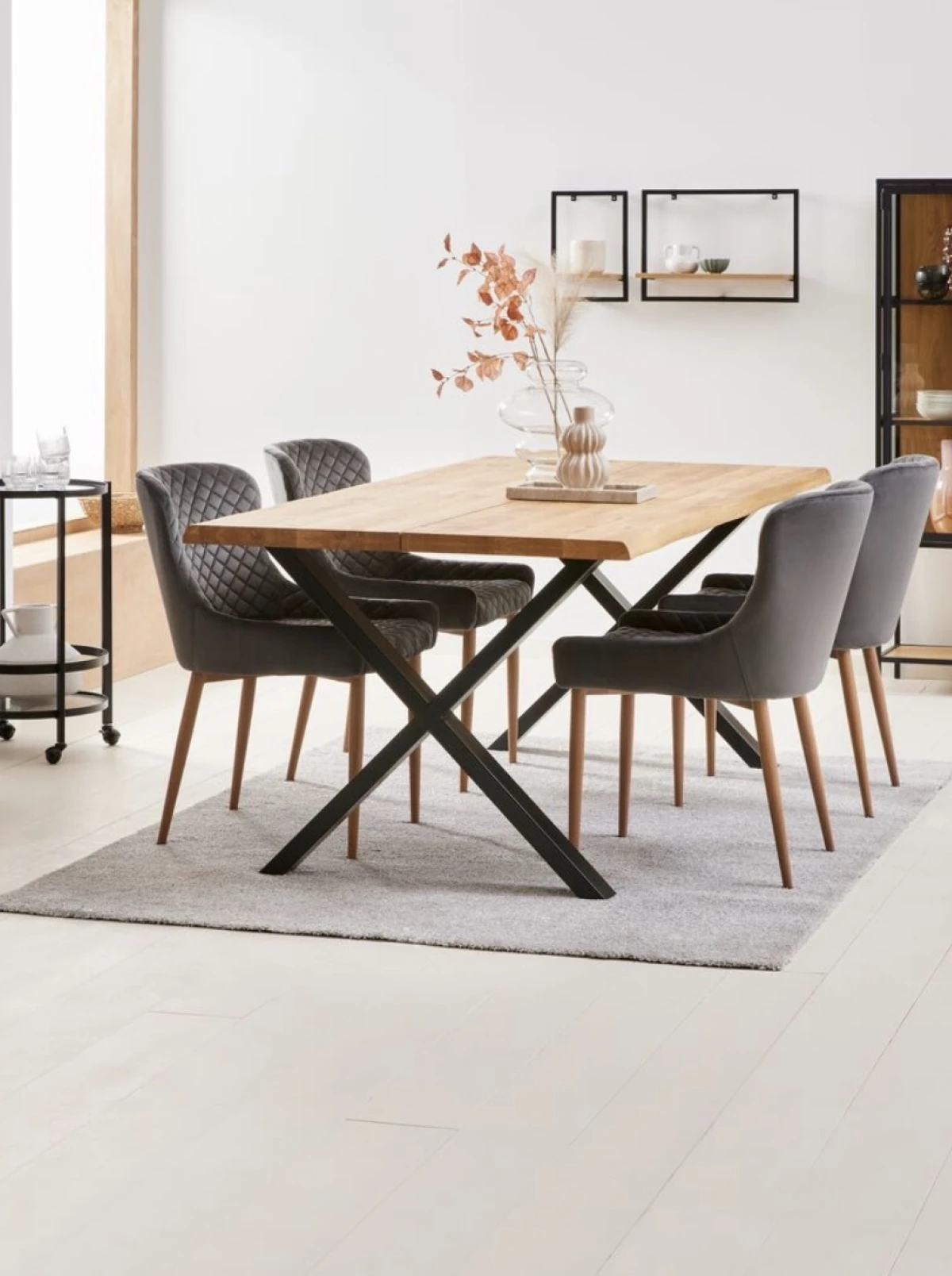 JYSK Blagovaonska stolica PEBRINGE, PRIJE 109,- € /kom, SADA 60,- € 