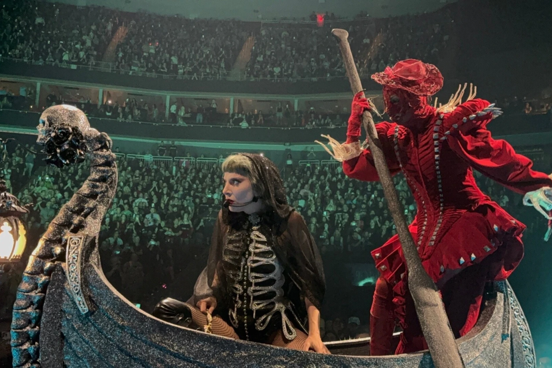 Lady Gaga je na turneji, a njeni kostimi su najbolji dosad