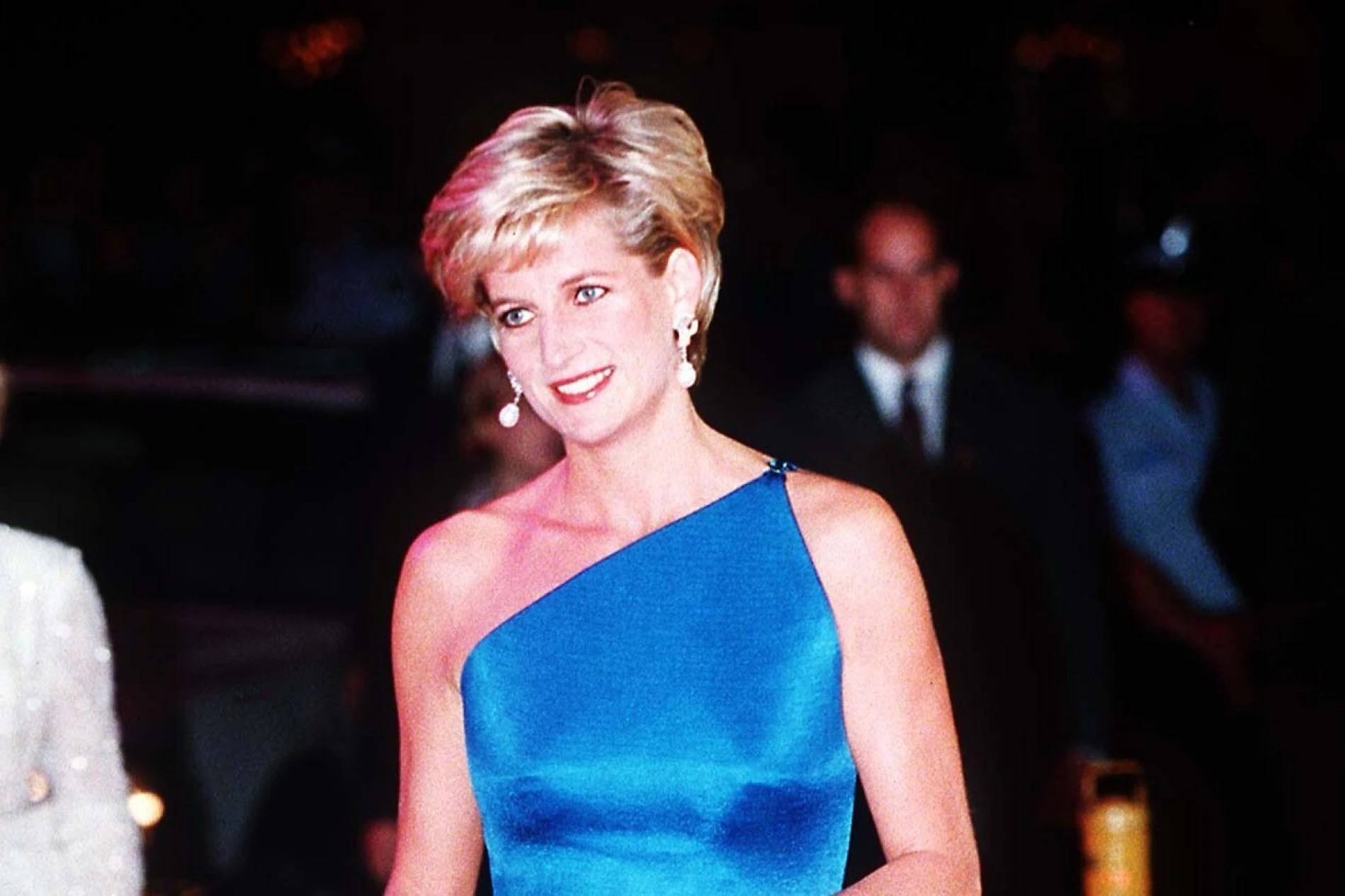 Haljina princeze Diane izložena na najvećoj Versace izložbi u Londonu