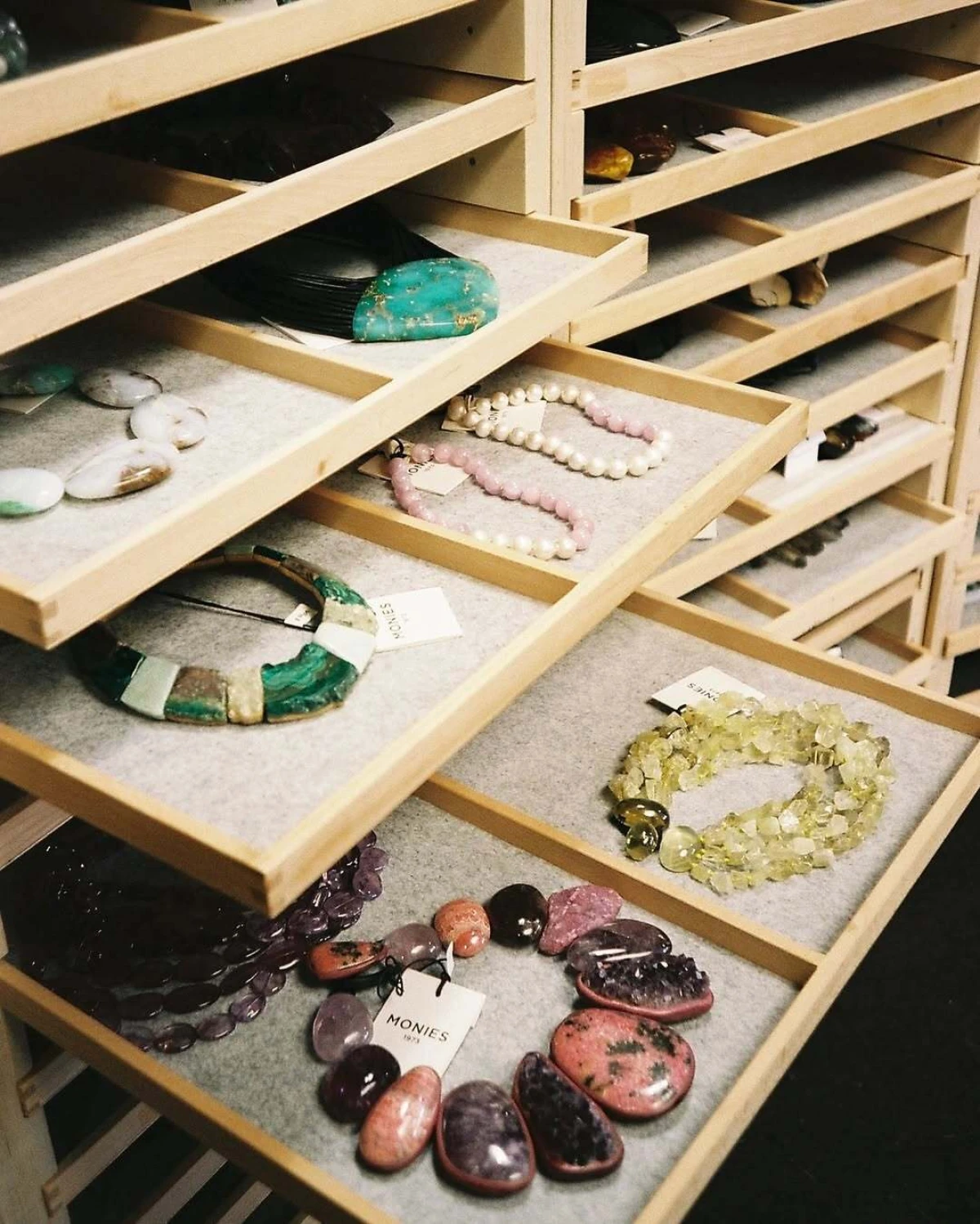 Razgovarali smo s Karlom Moniesom, danskim dizajnerom čiji unikatni nakit nose neke od najvećih svjetskih zvijezda