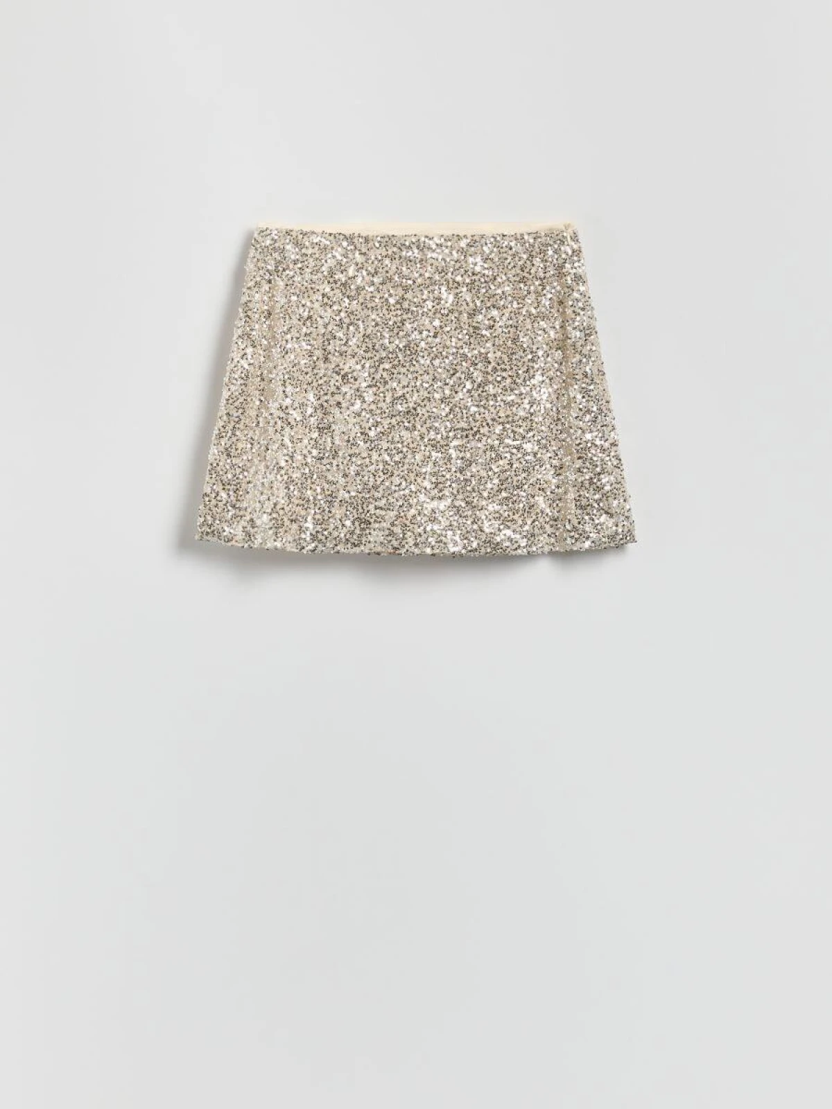 Top 10 komada za ljetni izlazak po uzoru na Jessicu iz serije Too Much