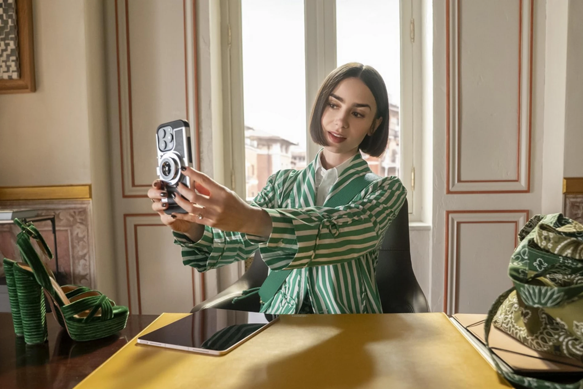 Stigao je prvi pogled na petu sezonu serije Emily u Parizu!