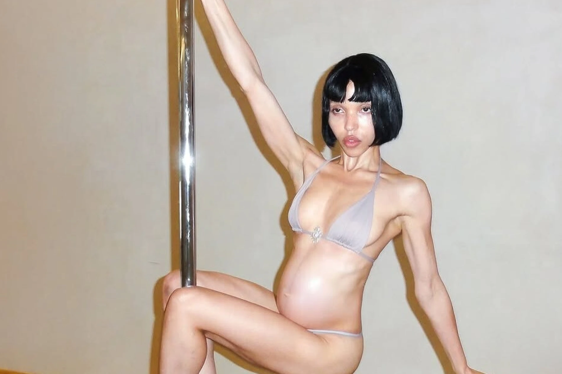 FKA twigs je šokirala obožavatelje objavom ‘’trudnoće’’