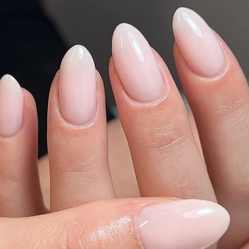 Zašto je rose water manikura naša omiljena za jesen?