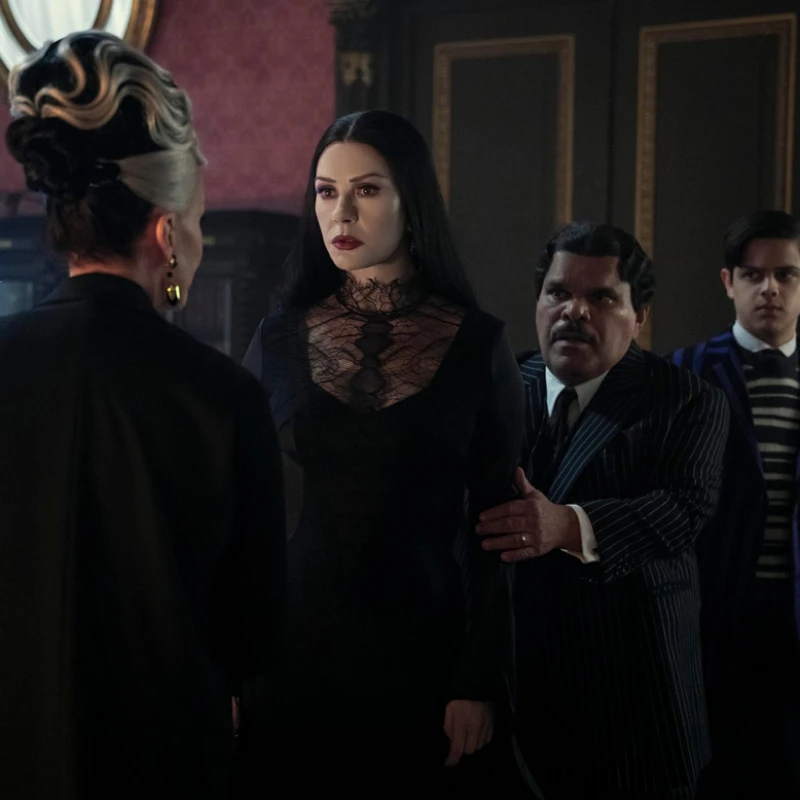 Je li transformacija Catherine Zeta-Jones u Wednesday rezultat šminke ili estetskog zahvata?