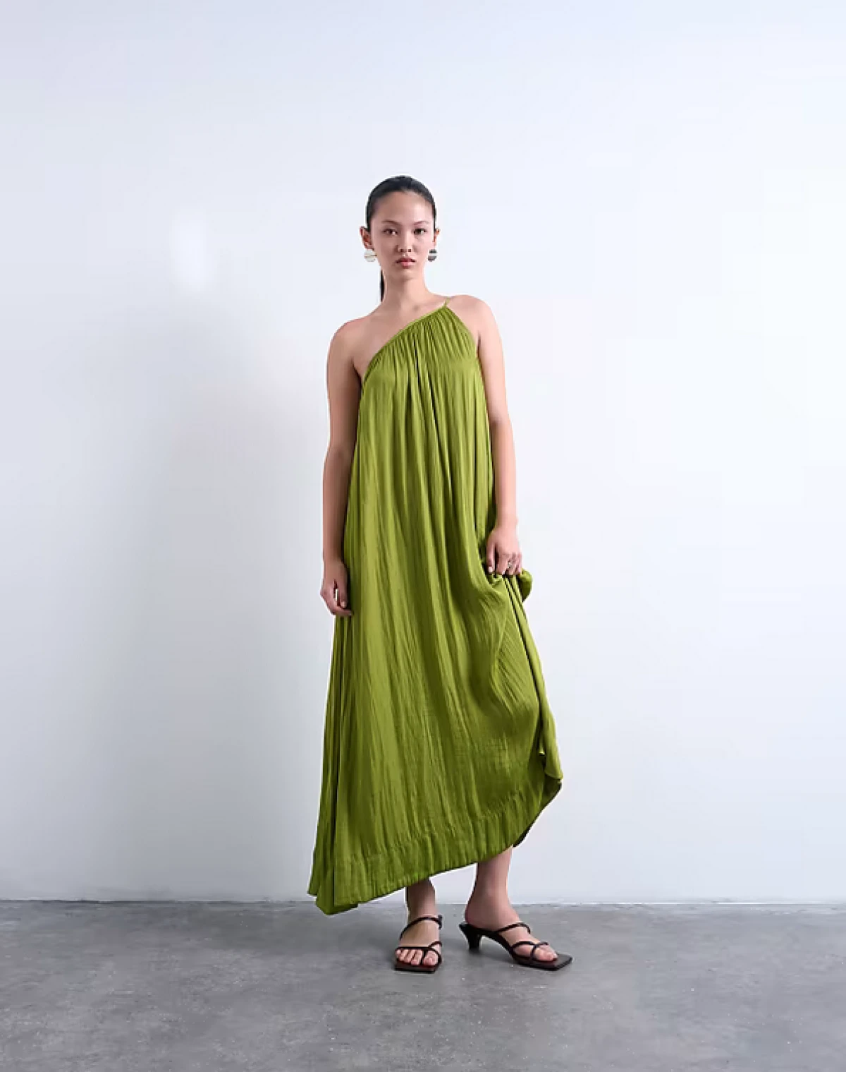 Topshop je službeno otvorio svoj prvi fizički dućan u Londonu, a ovo su najbolji komadi koje želimo