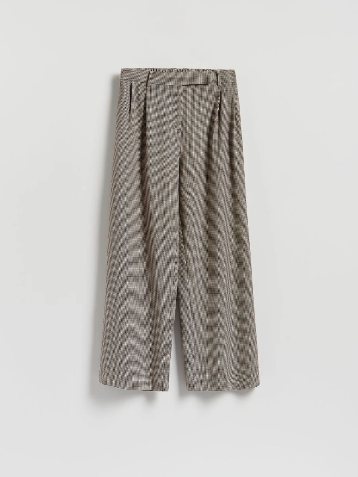 Ovaj elegantni model hlača koji nosimo u ured naš je favorit i ove sezone