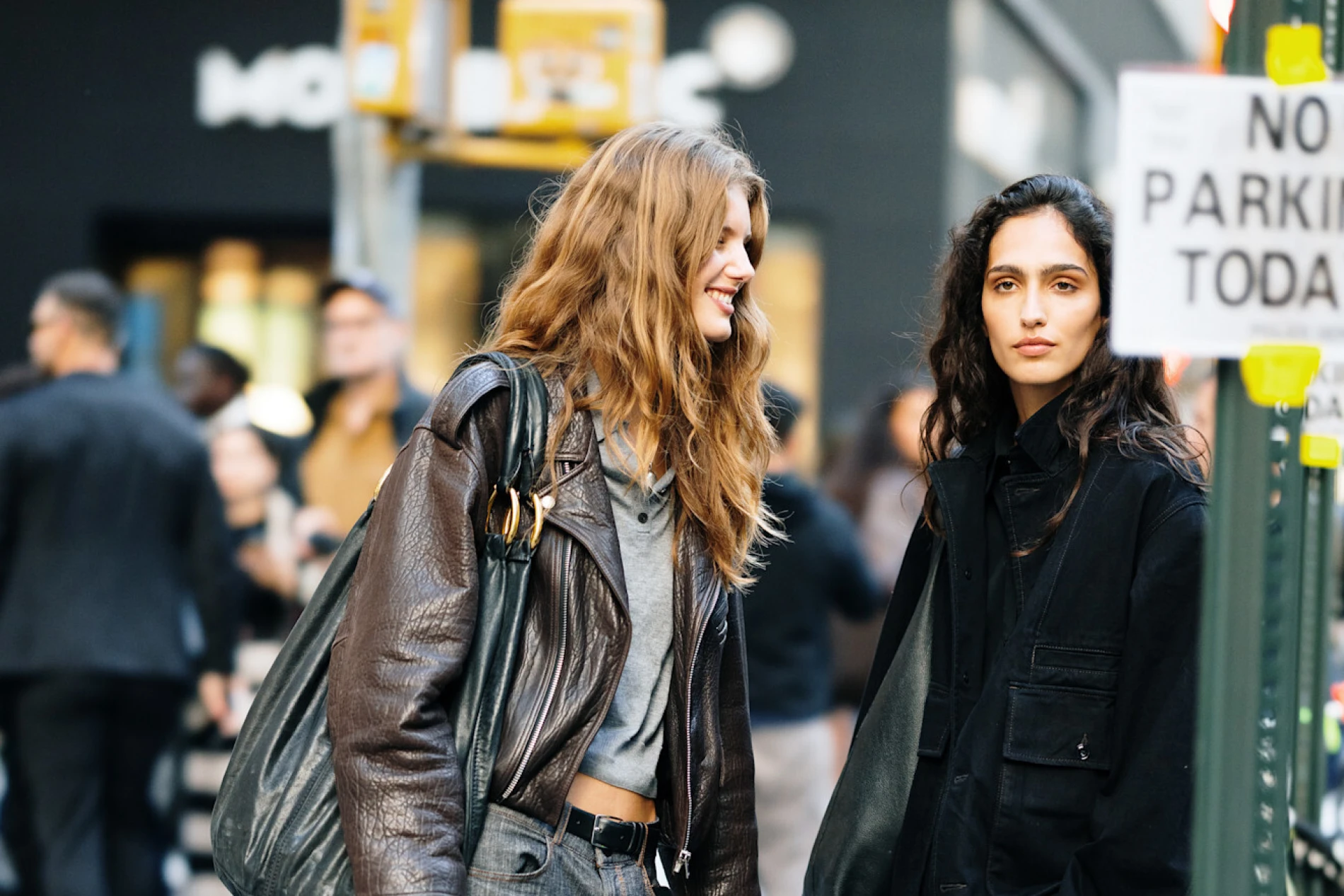 Top 10 laganih kožnih jakni idealnih za prve jesenske dane