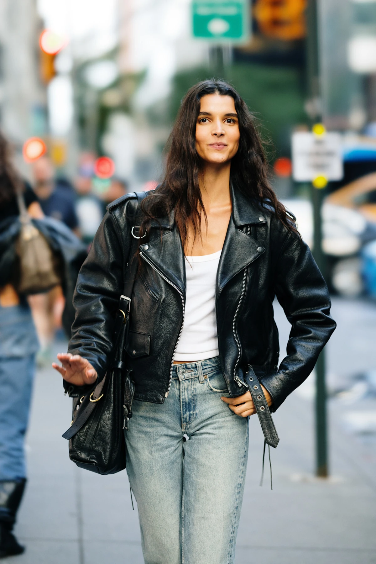 Top 10 laganih kožnih jakni idealnih za prve jesenske dane