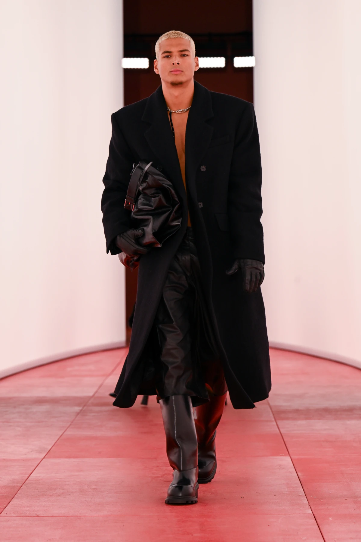 Romeo Beckham, Alex Consani i Lola Young oduševili na modnoj pisti H&amp;M&amp;180 revije