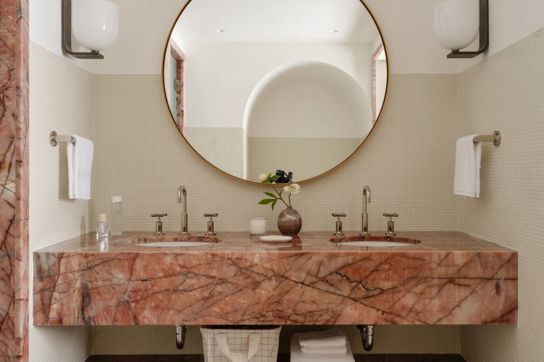 U ovom stanu mramorni detalji vode glavnu riječ, pogledajte kako se sve uklopilo