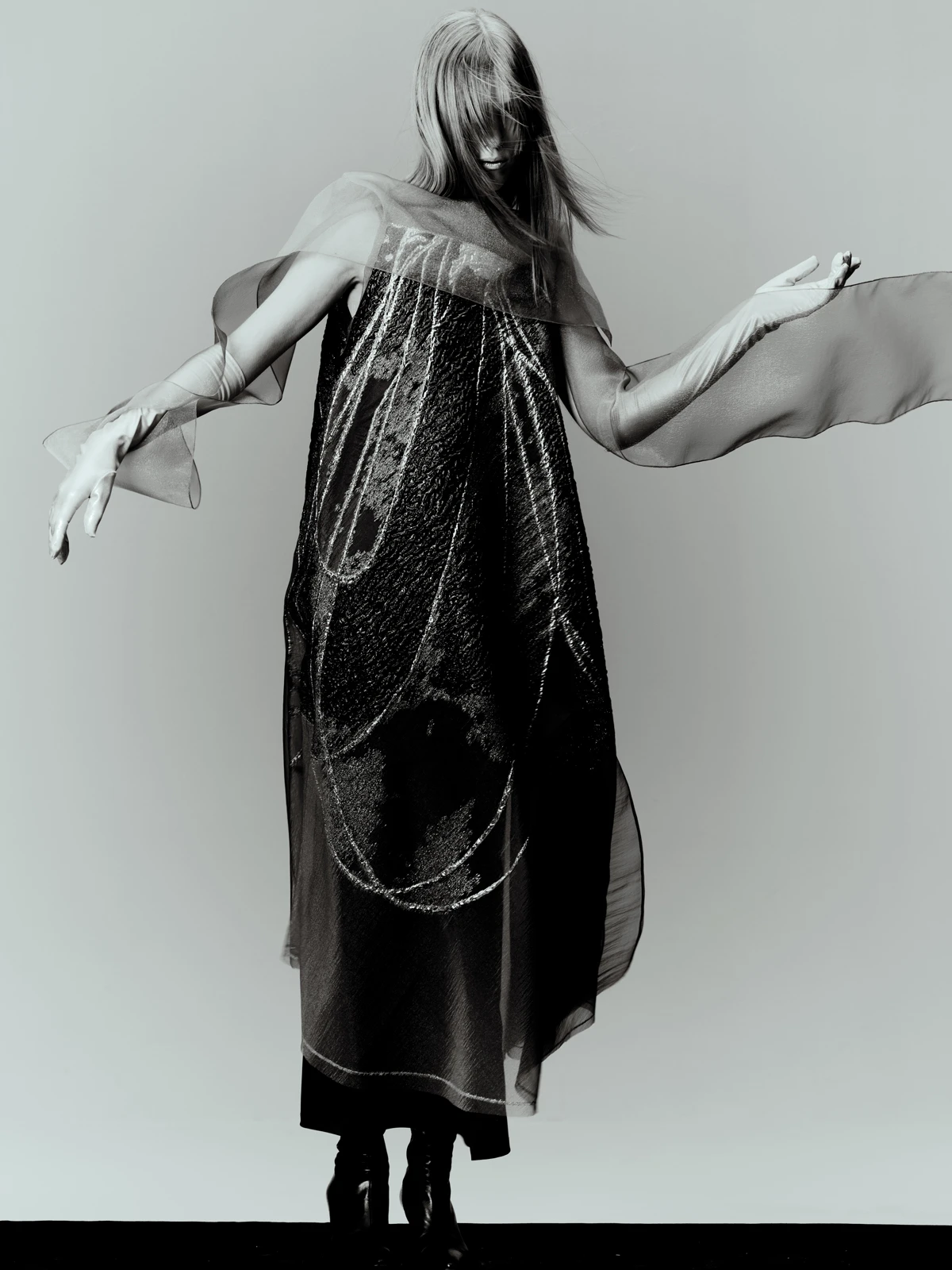 Pogledajte odličnu Xenia Design kampanju s couture kolekcijom u prvom planu