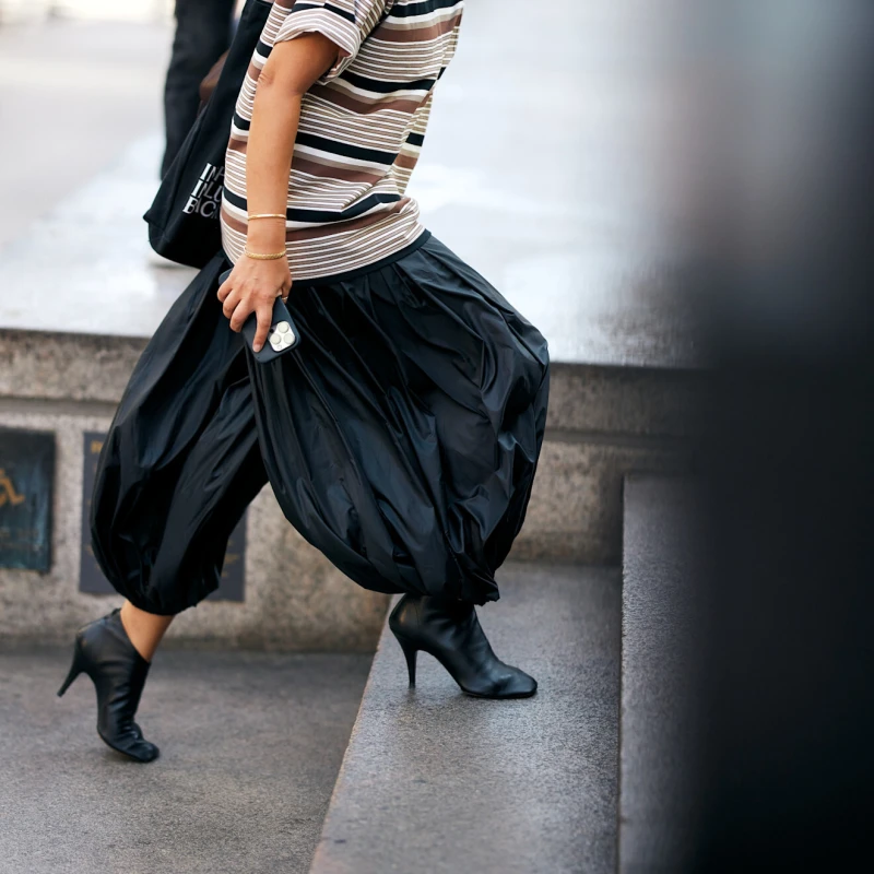 Balon hlače od svile i šifona romantičan su zaokret omiljenom modelu