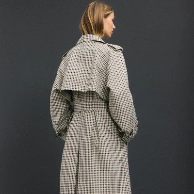 Elle Wishlist: Ovaj karirani baloner savršen je za kišne dane