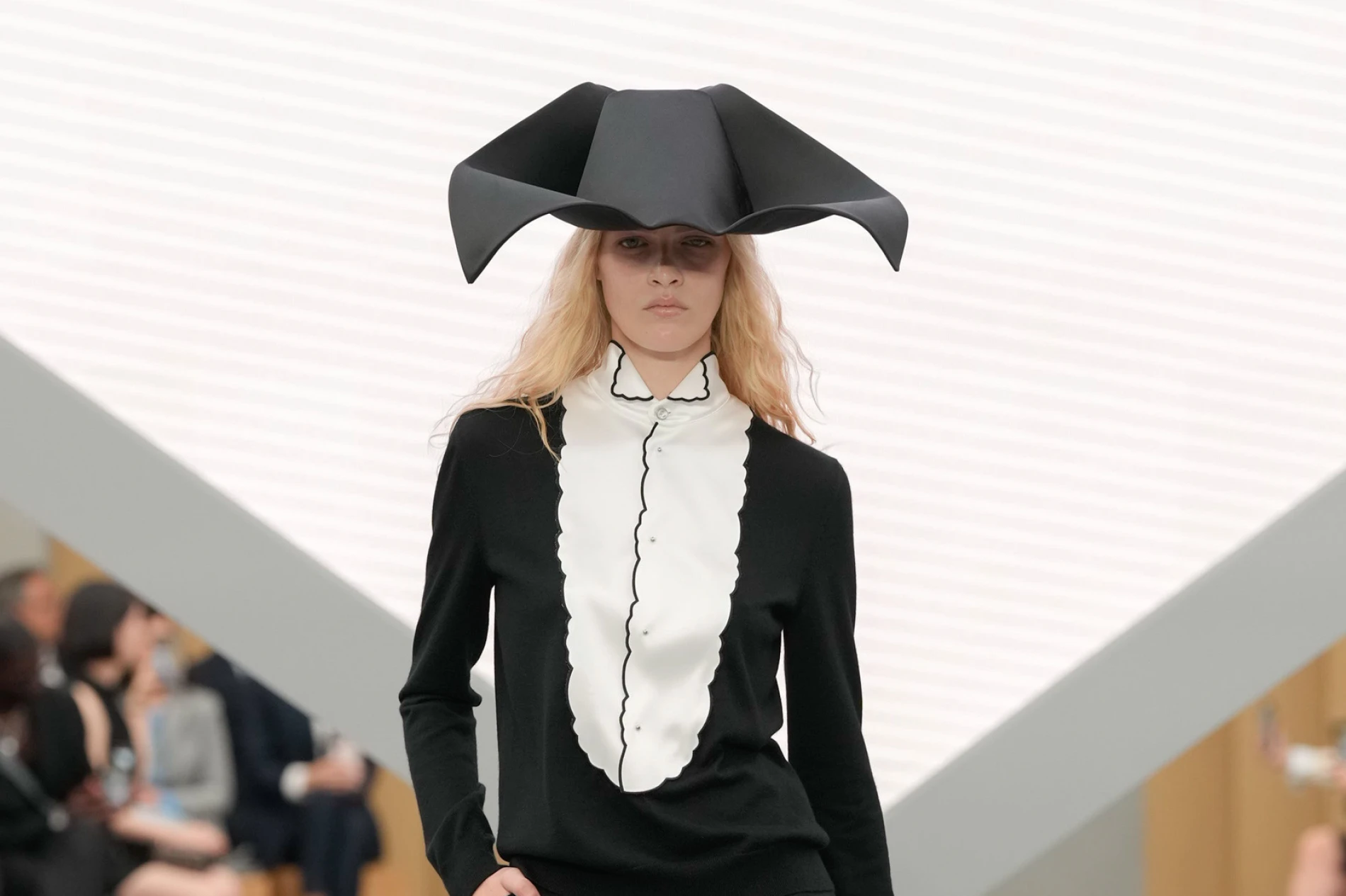 Pogledajte prvu žensku kolekciju Jonathana Andersona za Dior