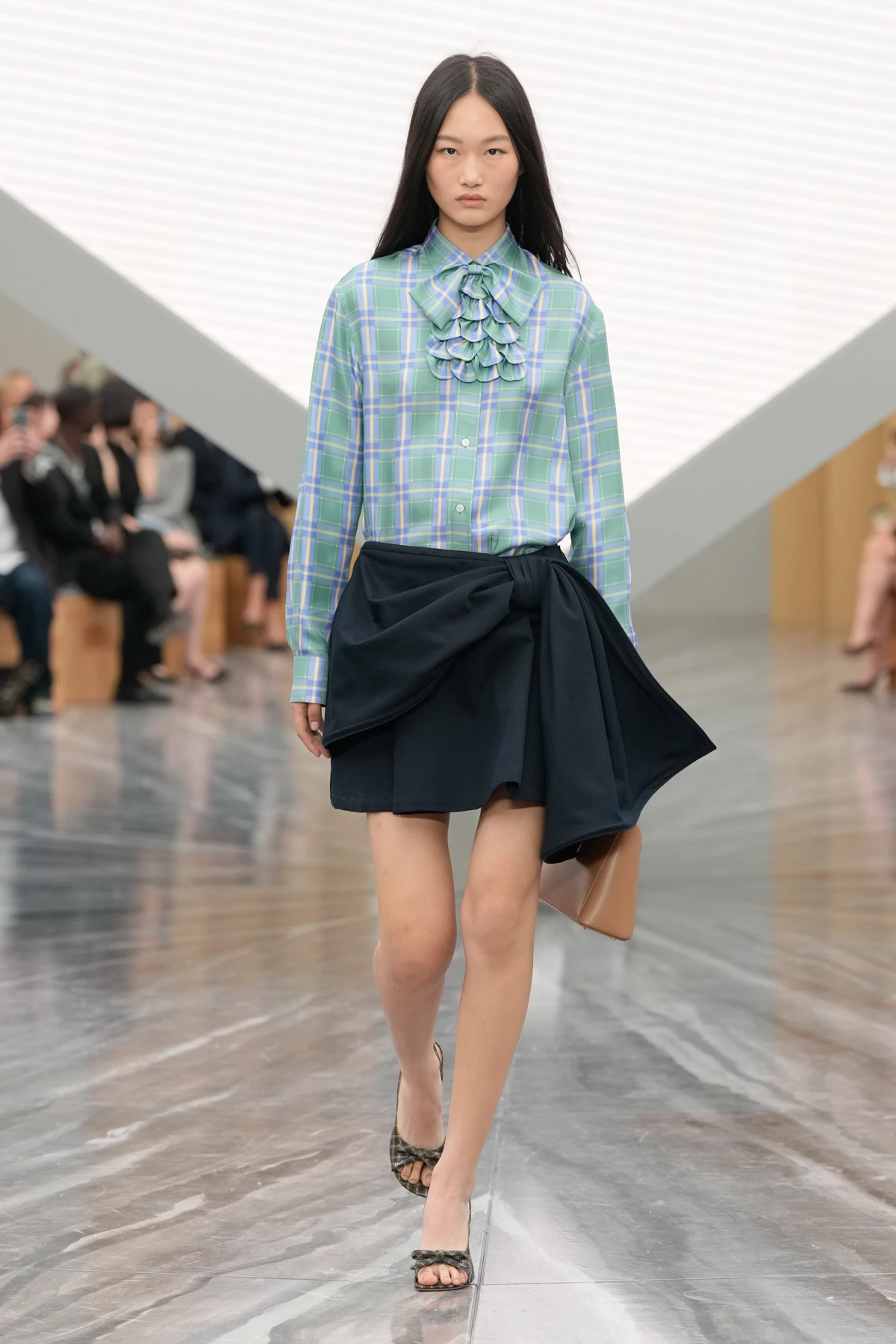 Pogledajte prvu žensku kolekciju Jonathana Andersona za Dior