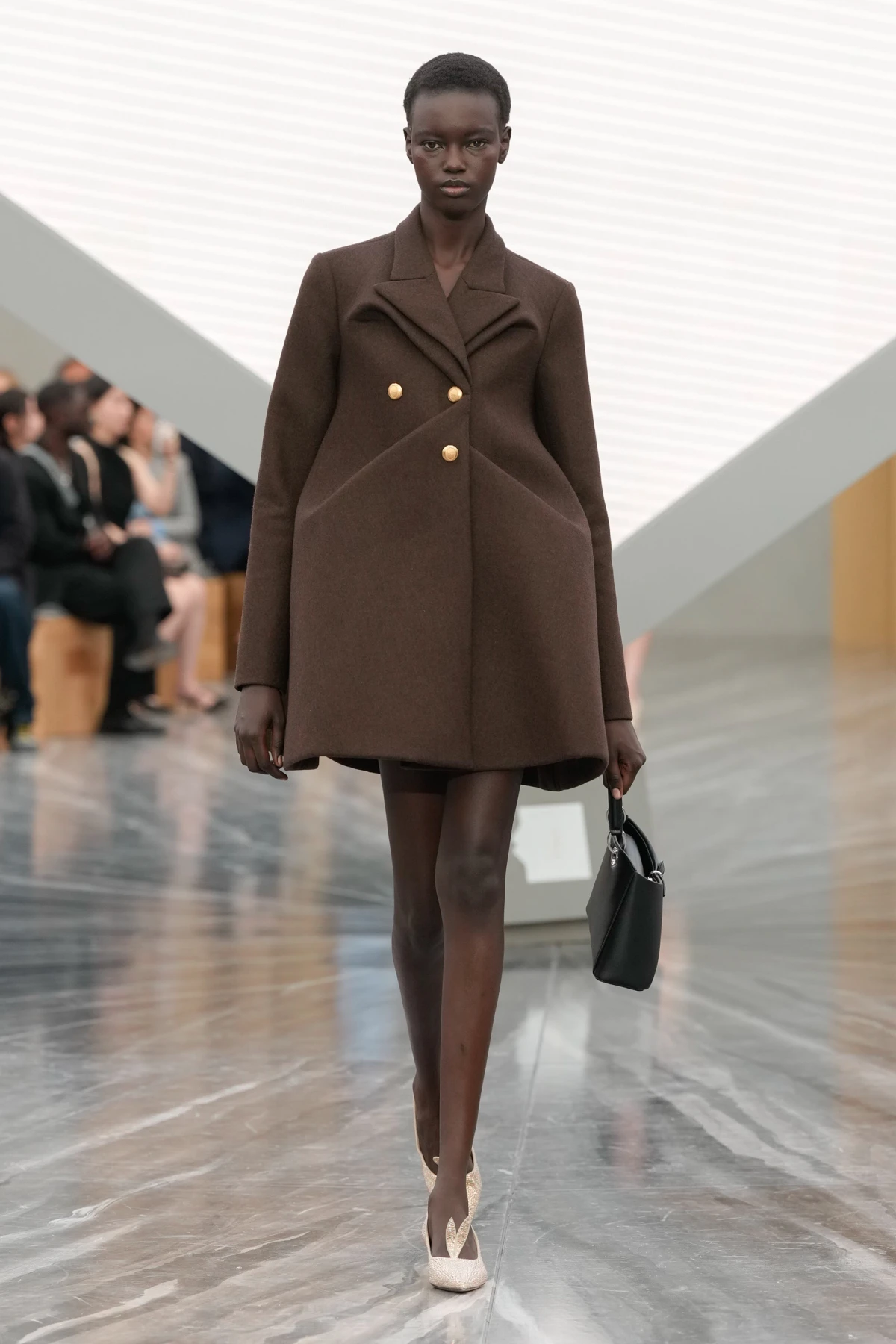 Pogledajte prvu žensku kolekciju Jonathana Andersona za Dior