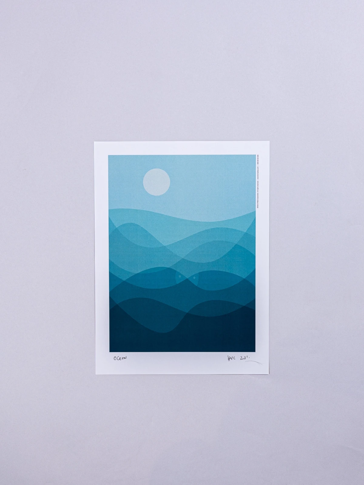 Ova izložba okuplja domaće umjetnike i dizajnere, a svi prihodi idu u dobrotvorne svrhe