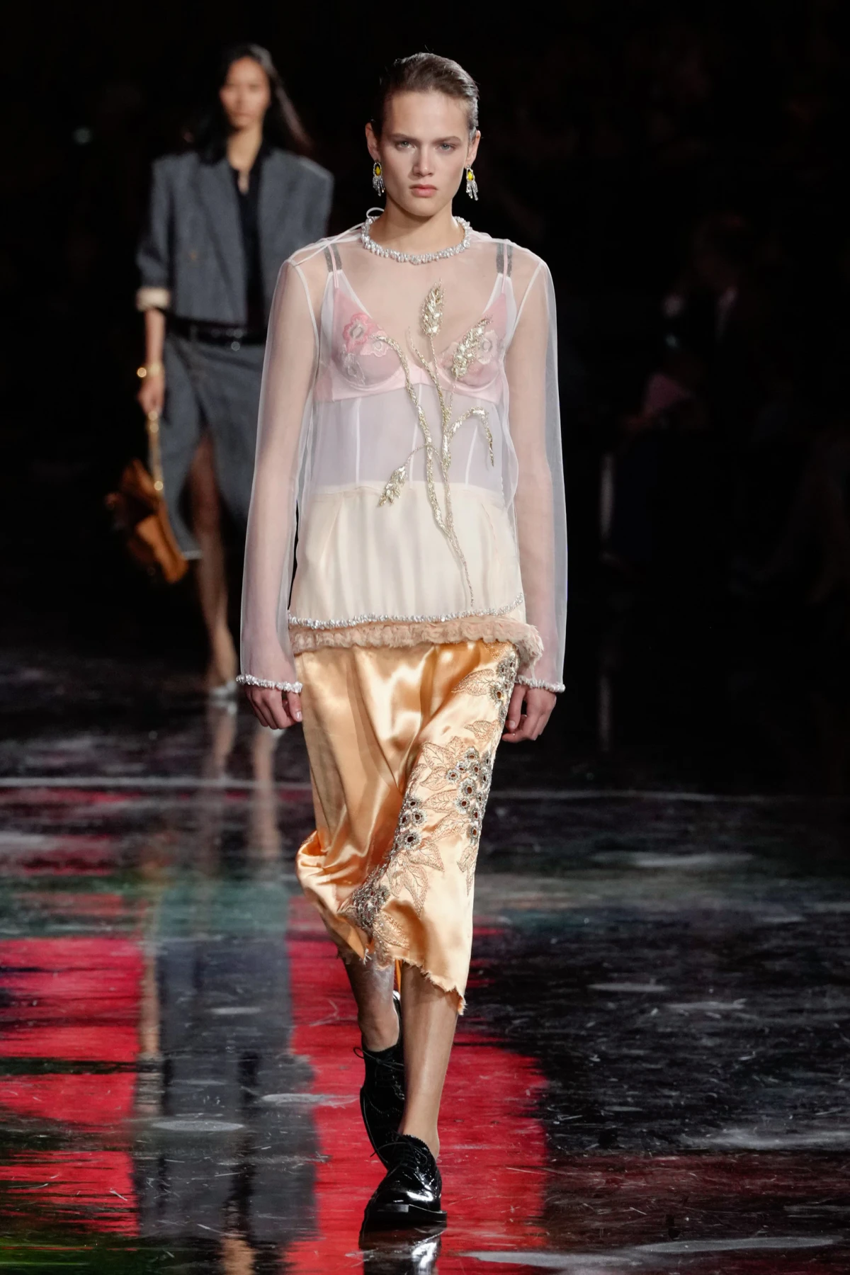 Matthieu Blazy u svojoj prvoj Chanel kolekciji balansira suvremeno i bezvremensko