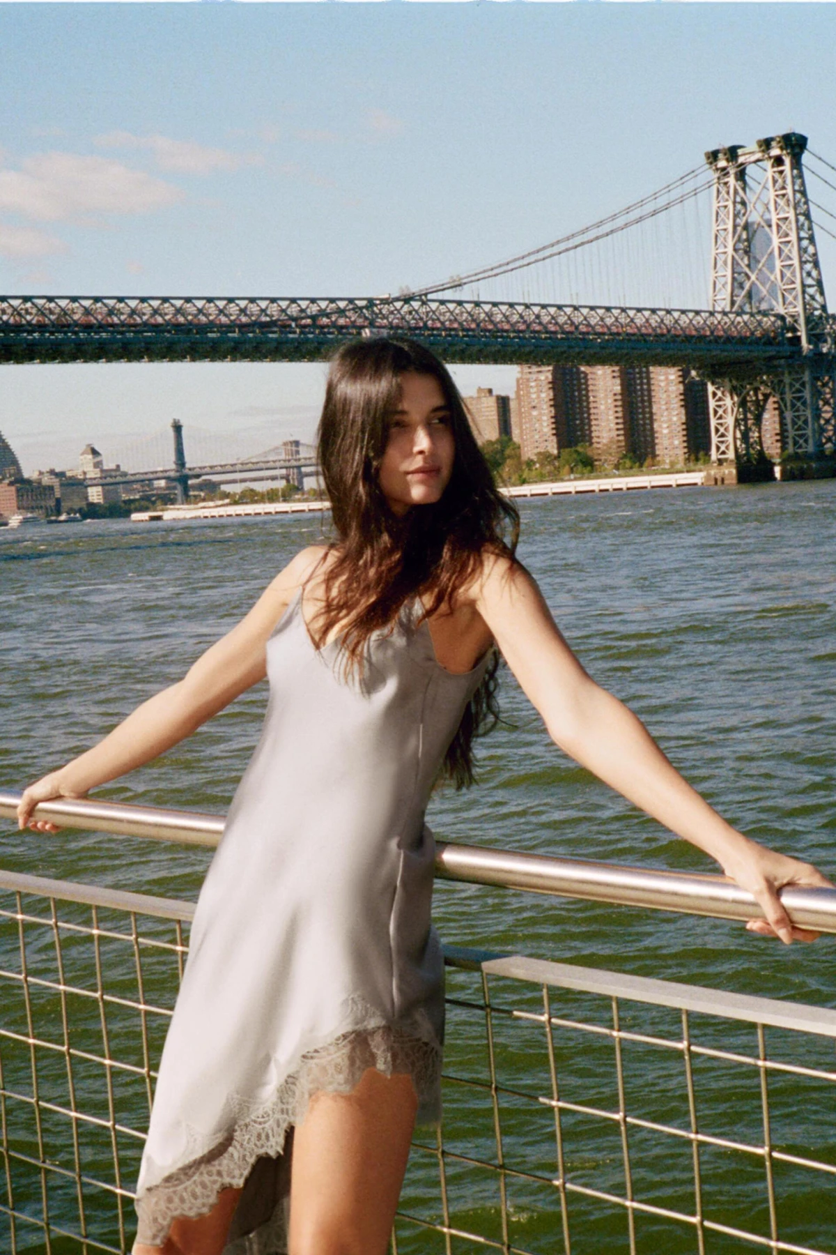 Zara je ponudu slip haljina s čipkom podigla na višu razinu