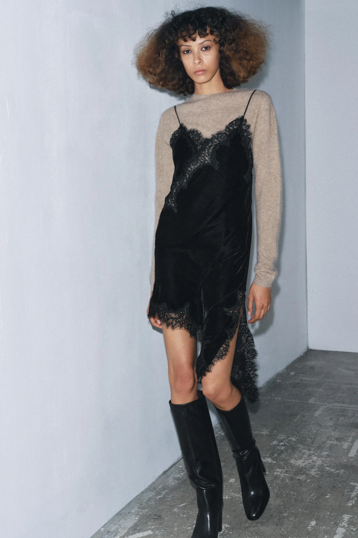 Zara je ponudu slip haljina s čipkom podigla na višu razinu