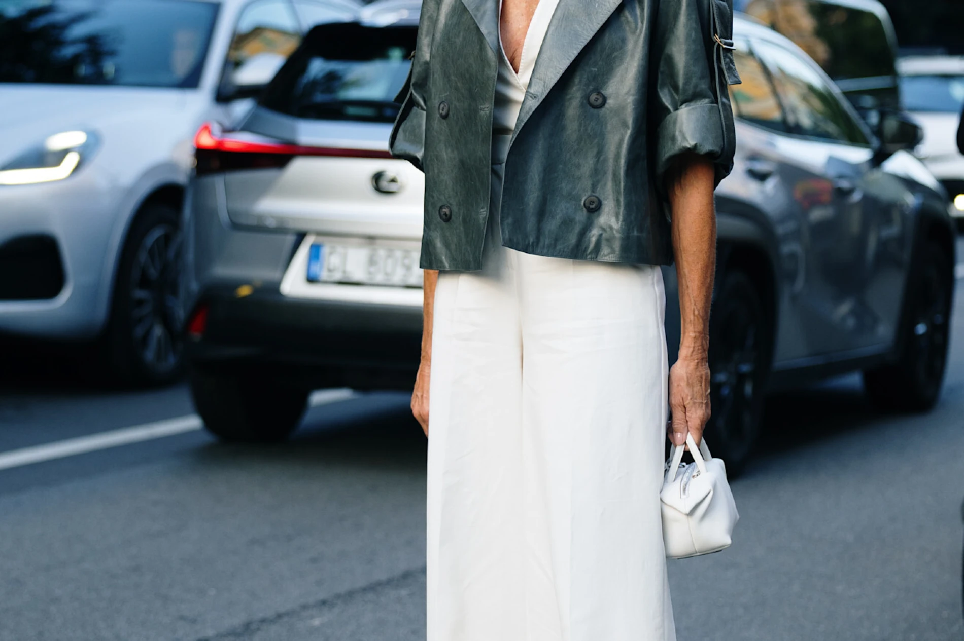 5 modnih kombinacija zbog kojih želimo nositi bijele hlače svaki dan u tjednu