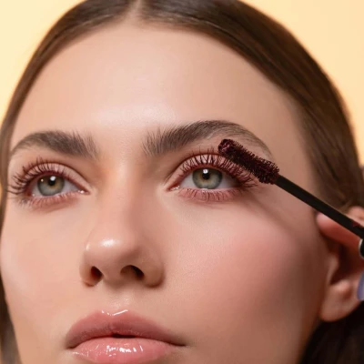 Naj Oleari ima novu kolekciju za savršeni soft glam look