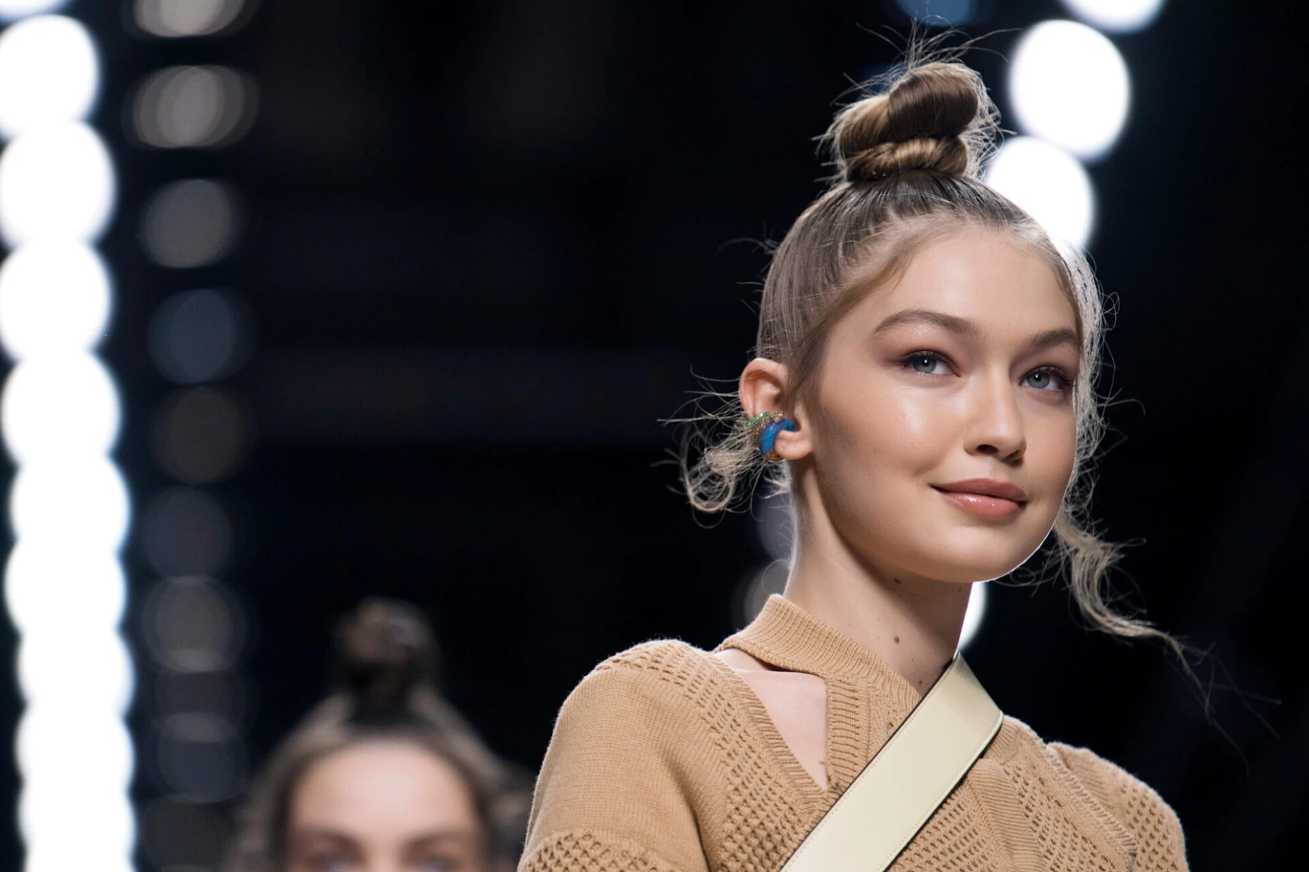 Waterfall šiške: Top jesenska frizura koja je savršena za svaku priliku