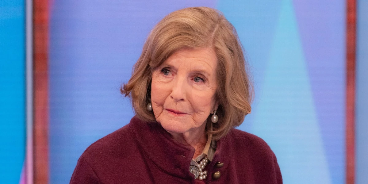 Prijateljica kraljice Elizabete prodaje vjenčanicu legendarnog Normana Hartnella na ekskluzivnoj aukciji