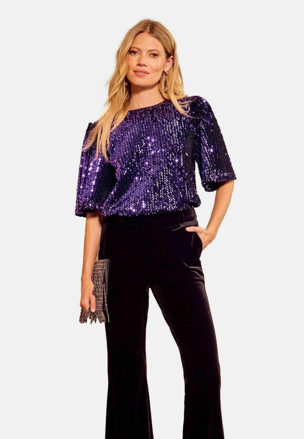 Zbog ove kombinacije Kim Kardashian sve što želimo nositi jesu ljubičaste šljokice