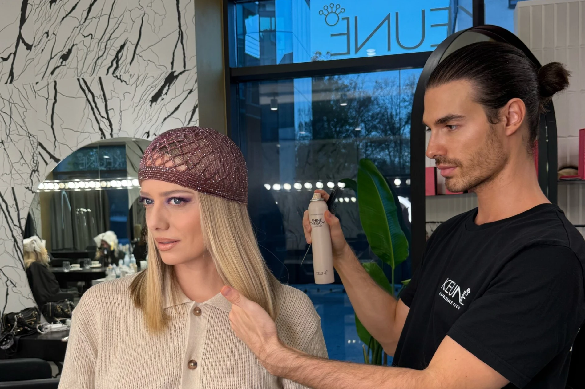 Zvonimir Franić donosi detalje o frizuri naše glavne urednice Jelene Veljače