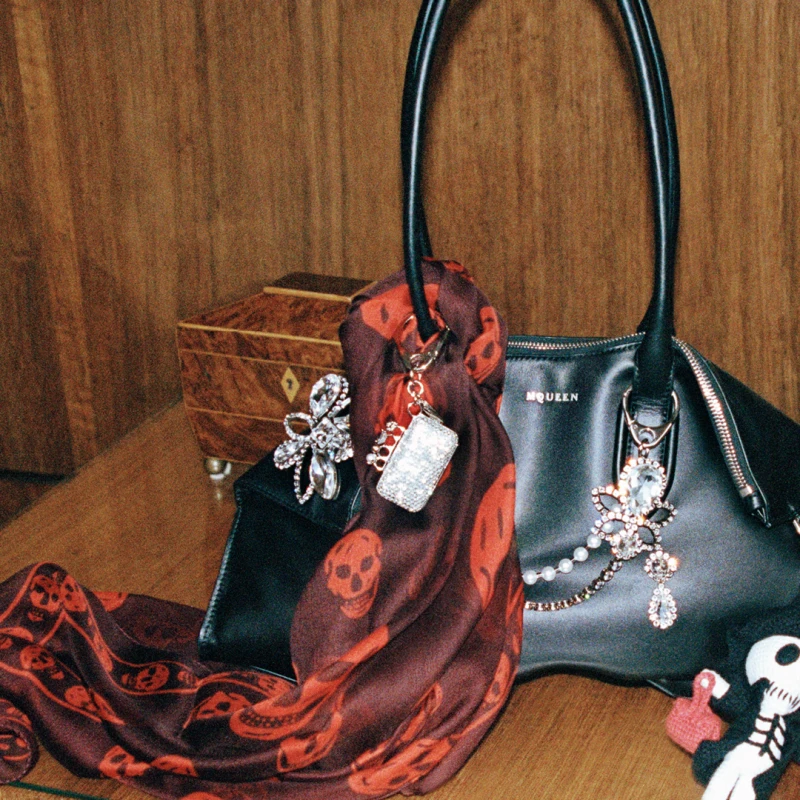 Hoće li ova Alexander McQueen torbica postati hit sezone?