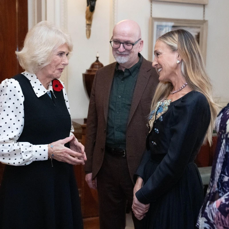 Susret modne i prave kraljice: Sarah Jessica Parker upoznala je kraljicu Camillu