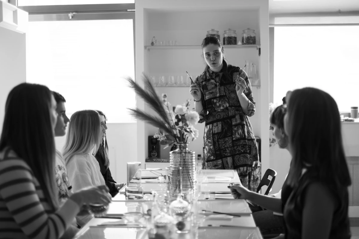 Znate li što je suminagashi, opuštajuća tehnika crtanja na vodi?