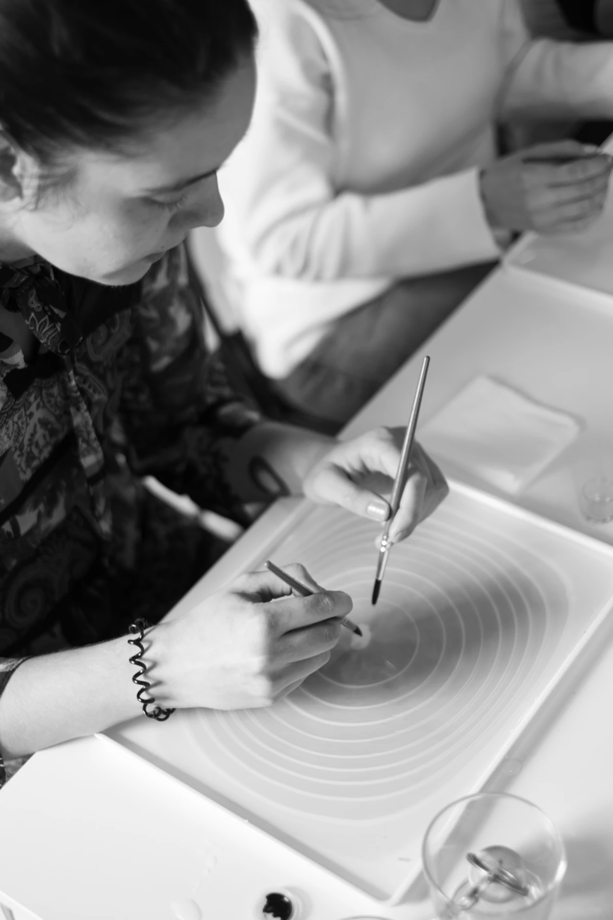 Znate li što je suminagashi, opuštajuća tehnika crtanja na vodi?